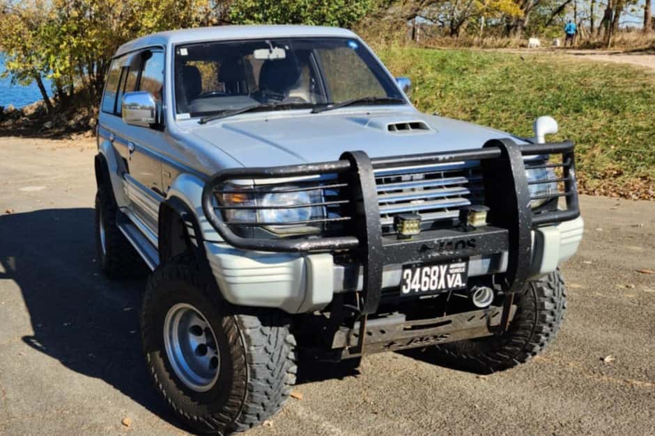 1993 Mitsubishi Pajero & Montero sold for $5,400