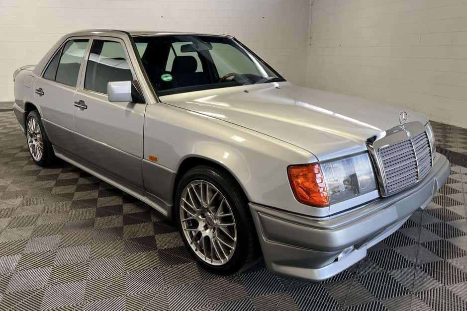 1990 Mercedes-Benz W124 E-Class sold for $14,500
