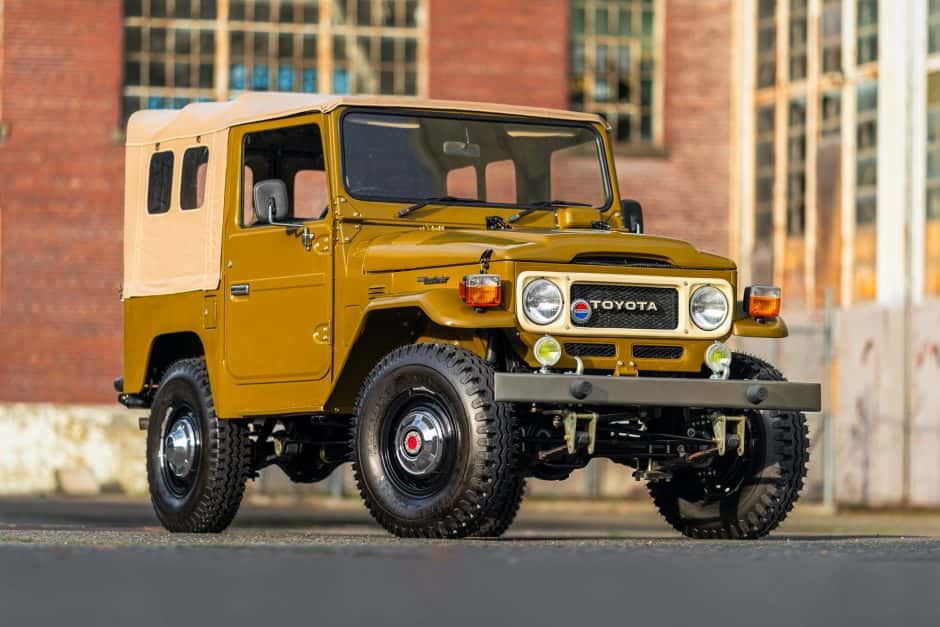 1974 Toyota Land Cruiser FJ40 sold for $33,000