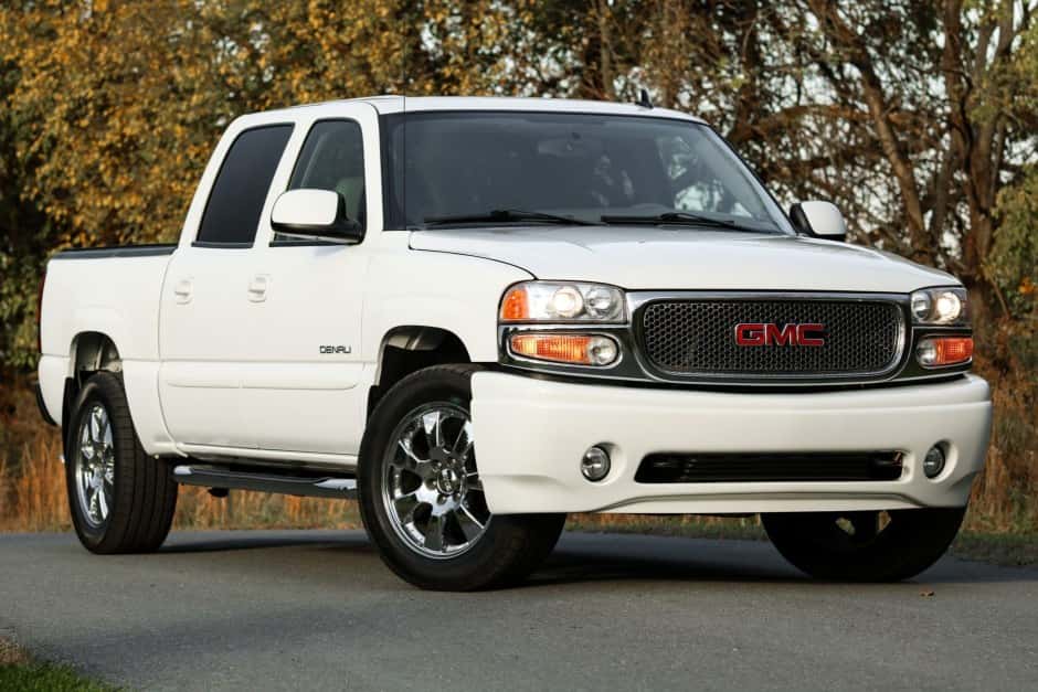 2006 GMC Sierra (GMT800 1999-2007) sold for $33,000