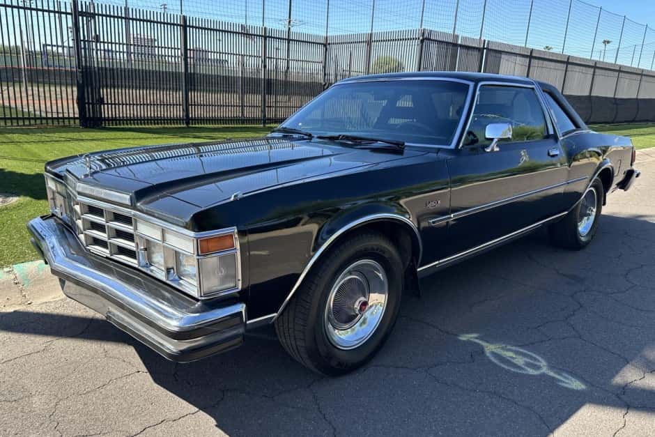 1977 Chrysler LeBaron sold for $5,600