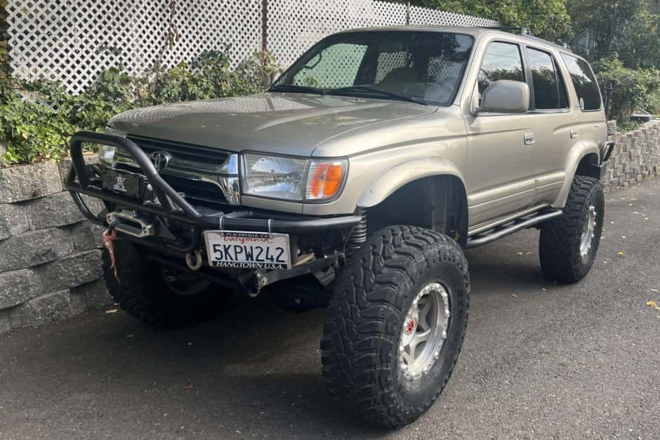 2001 Toyota 4Runner (N180) sold for $25,000