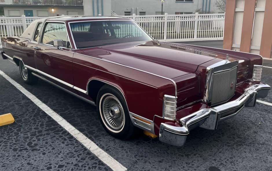 1978 Lincoln Continental Mark V (1977-1979) sold for $8,500