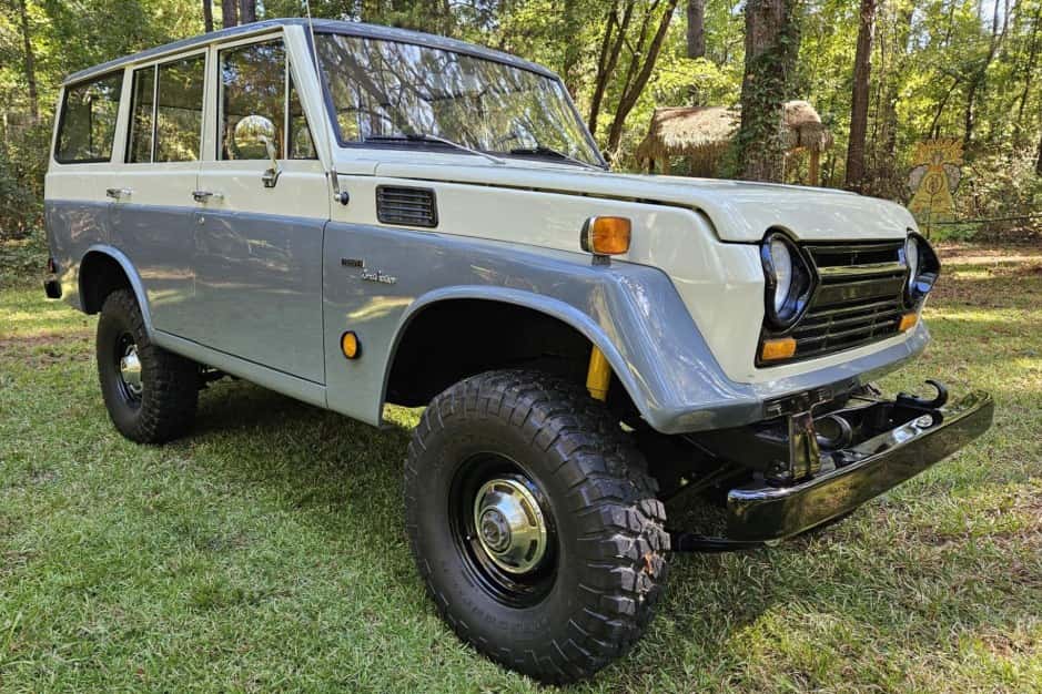 1969 Toyota Land Cruiser FJ55 sold for $25,888
