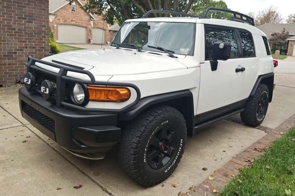 2008 Toyota FJ Cruiser sold for $13,500