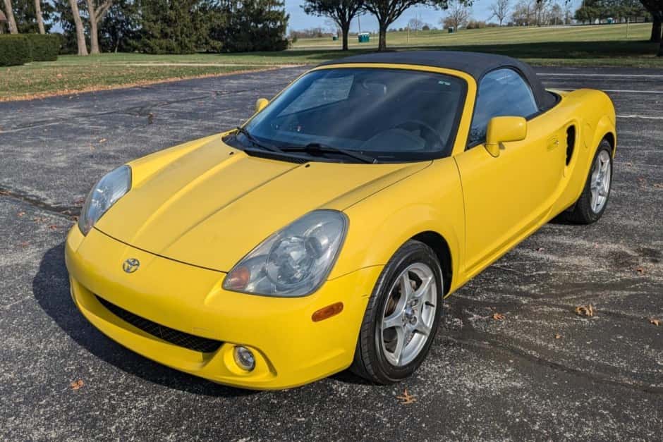 2003 Toyota W30 MR2 sold for $9,000