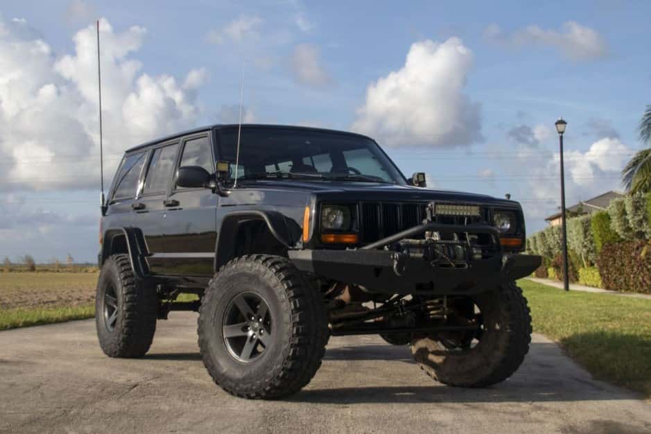 1999 Jeep XJ Cherokee sold for $9,000