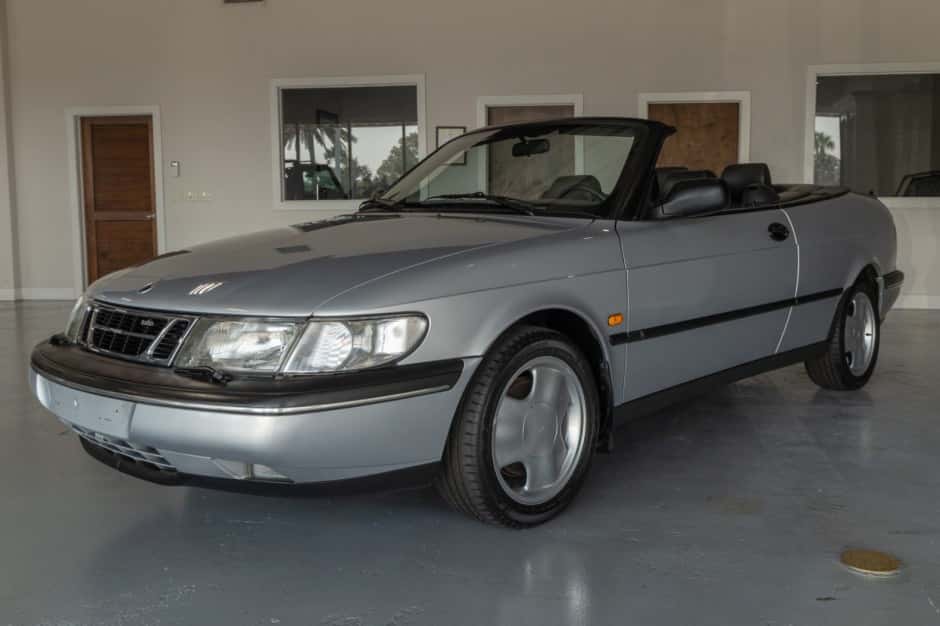 1995 Saab 900 sold for $10,095
