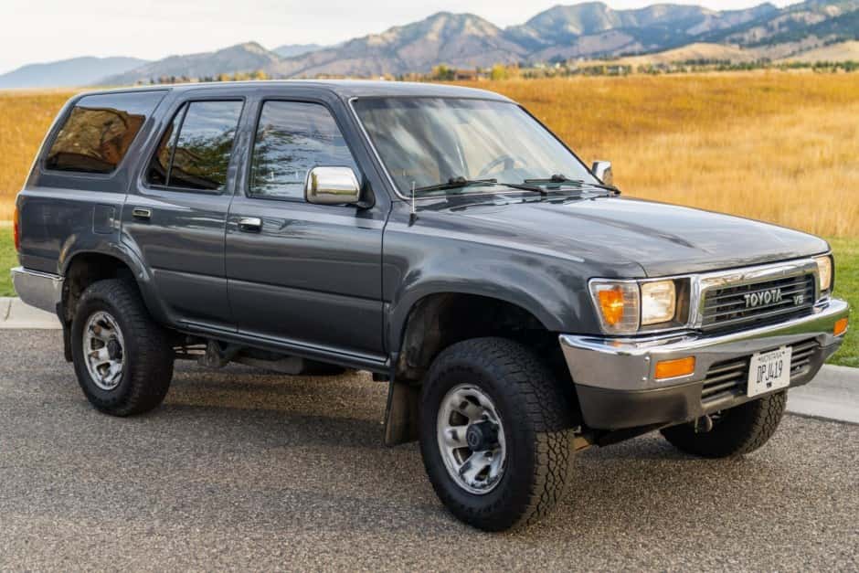1990 Toyota 4Runner (N120) sold for $10,300