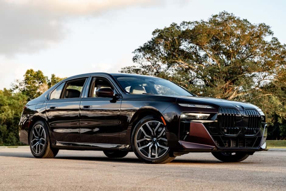 2024 BMW G70 7-Series sold for $100,260