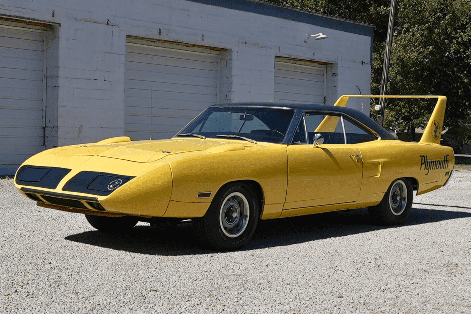 0 Plymouth Superbird & Dodge Charger Daytona sold for $162,000