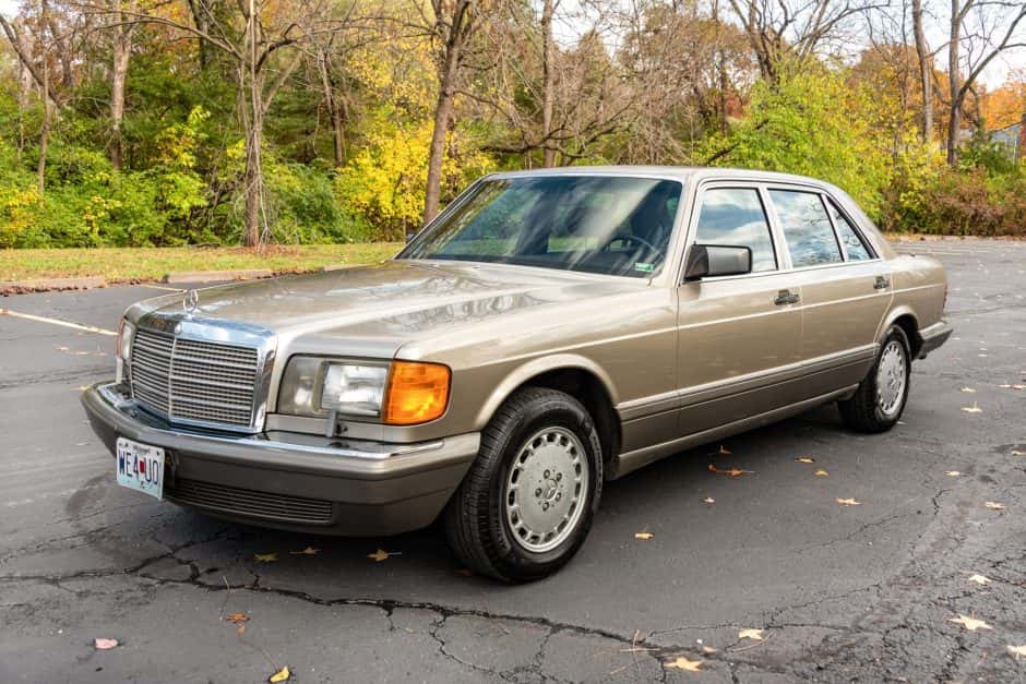 1987 Mercedes-Benz W126 S-Class sold for $8,000