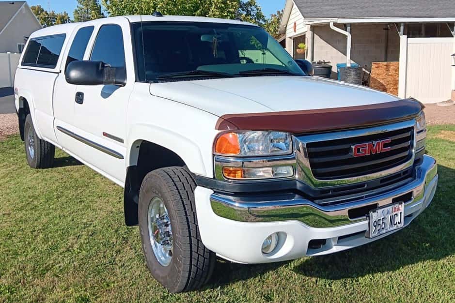 2005 GMC Sierra HD (GMT800 2000-2007) sold for $29,500