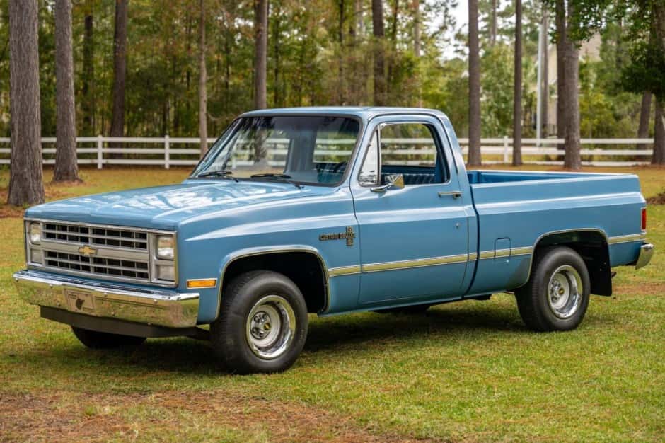 1986 Chevrolet C/K (1973-1991) sold for $30,000