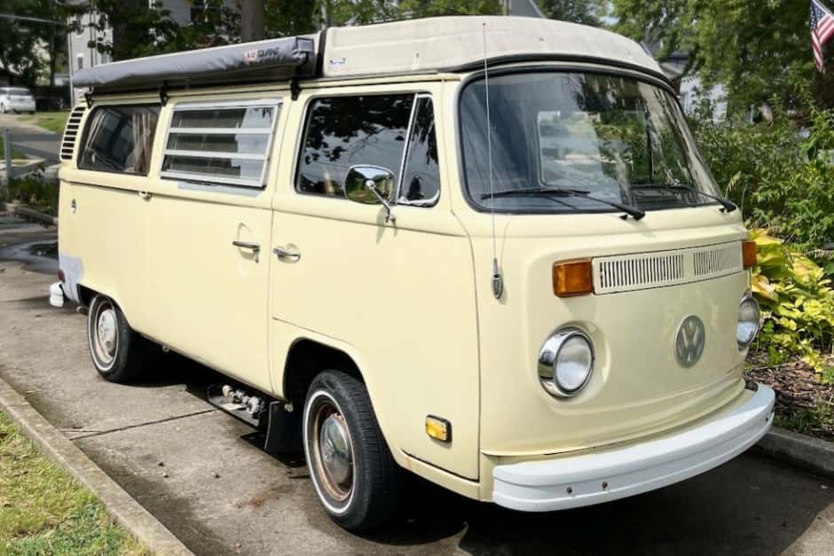 1978 Volkswagen Bay-Window Camper sold for $11,300