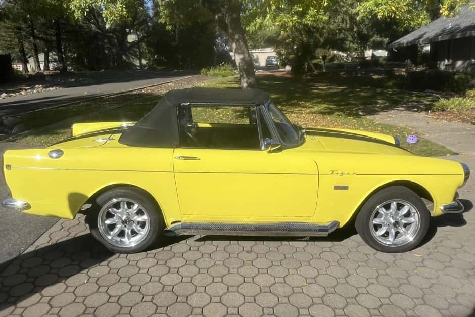 1966 Sunbeam Alpine sold for $25,750