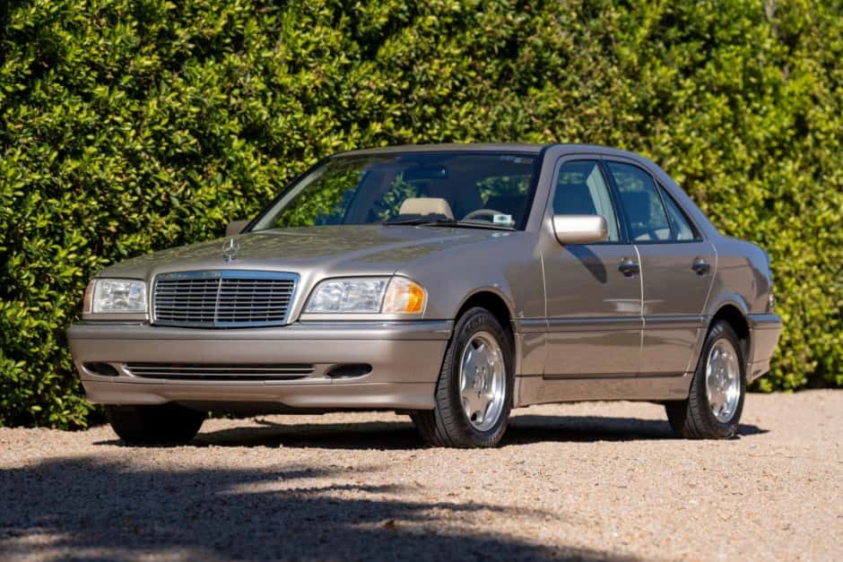 1999 Mercedes-Benz W202 C-Class sold for $6,419