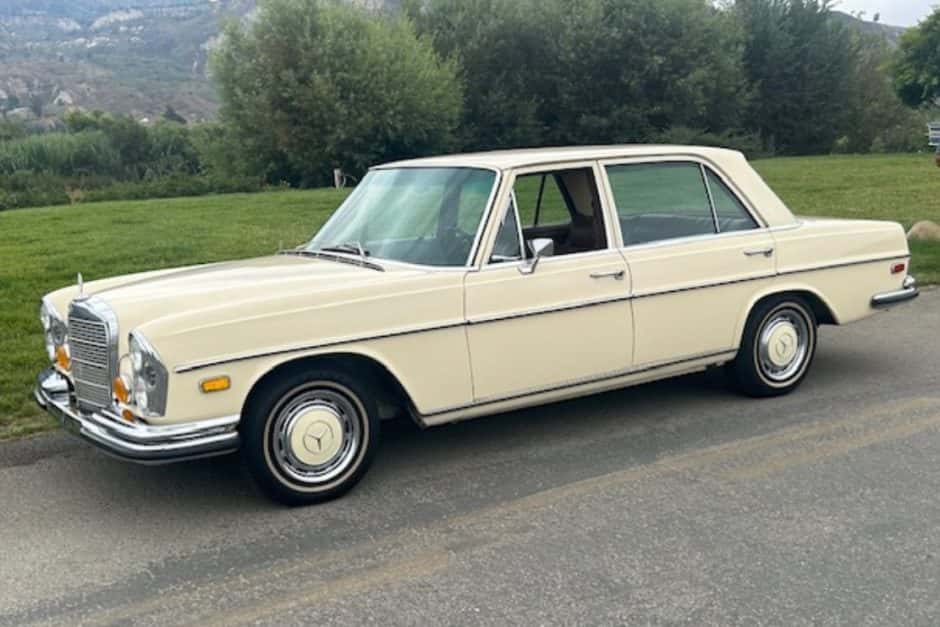 1972 Mercedes-Benz W108 & W109 sold for $17,000