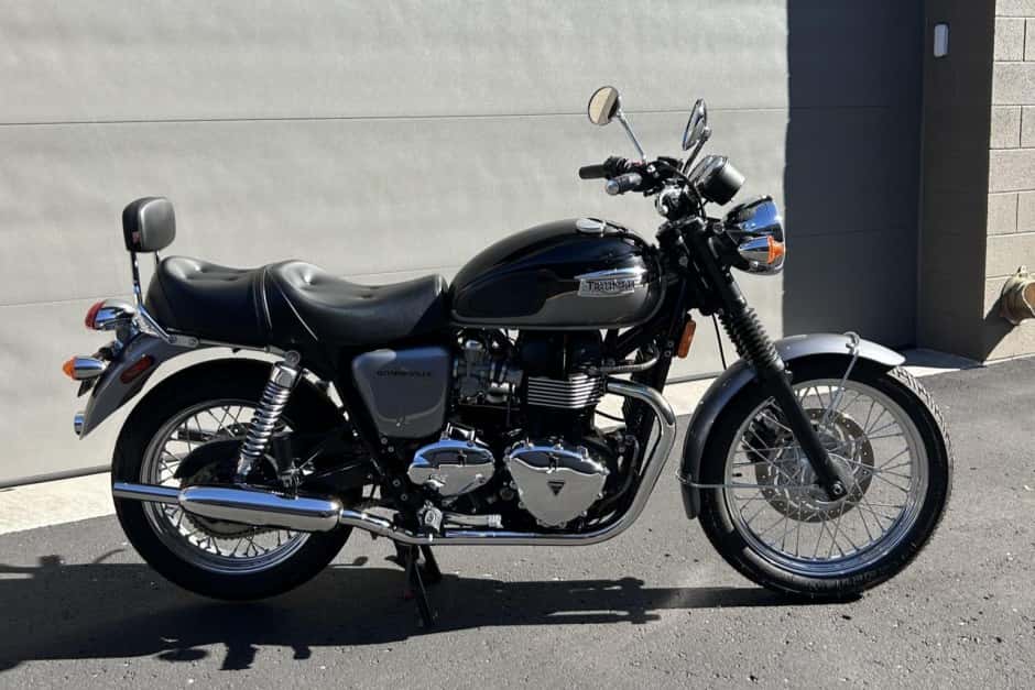 2012 Triumph New Bonneville (2000+) sold for $4,000