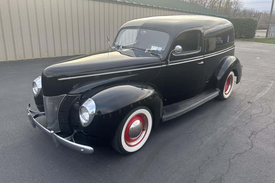 1941 Ford Standard, Deluxe, & Super Deluxe sold for $23,000
