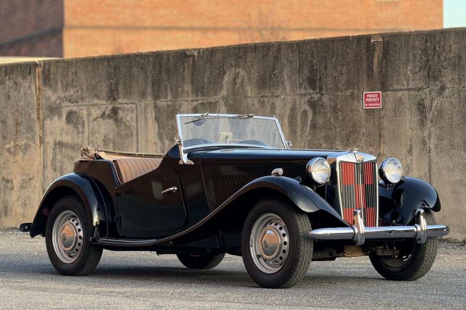 1952 MG TD sold for $9,600