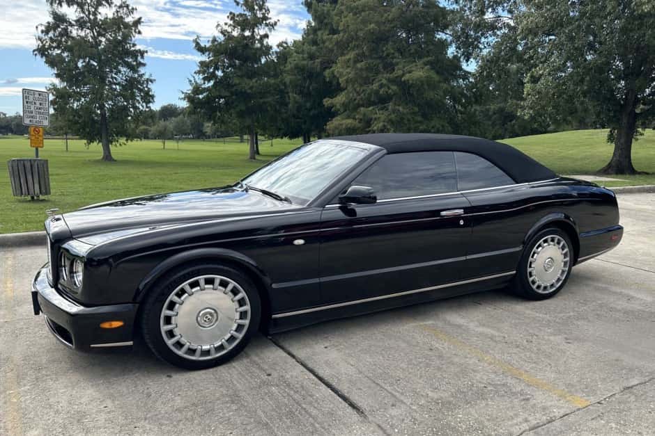 2009 Bentley Azure sold for $68,000