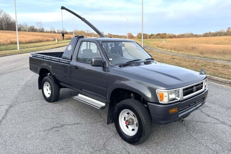1993 Toyota Pickup (N80/90/100/110 1989-1997) sold for $15,138