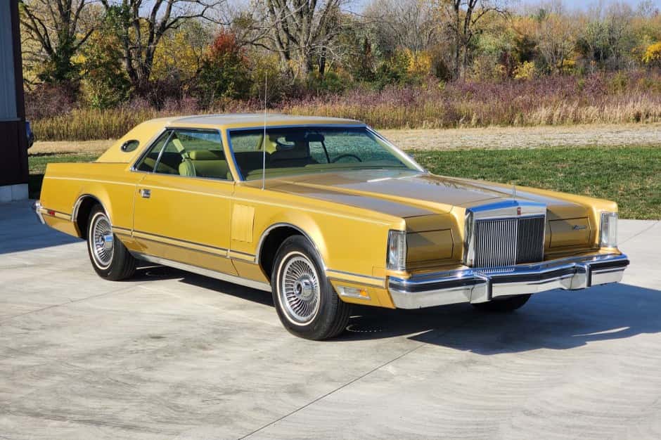 1977 Lincoln Continental (1970-1979) sold for $16,600