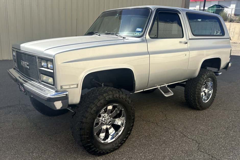 1989 GMC Jimmy (1973-1991) sold for $27,500
