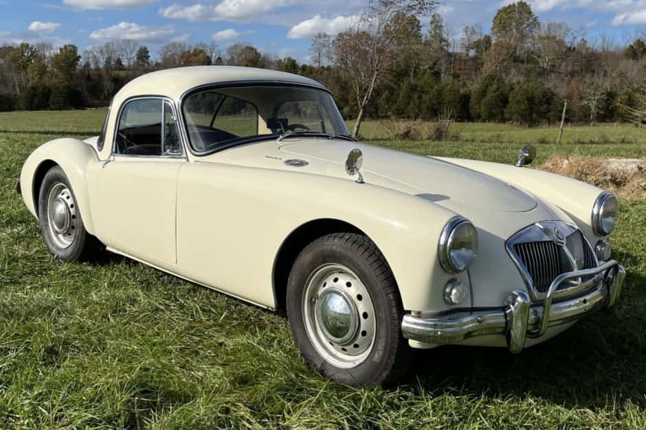 1962 MG MGA sold for $15,000