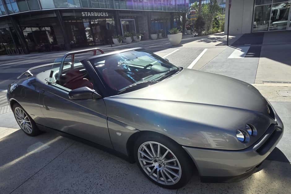 1995 Alfa Romeo GTV & Spider (Type 916) sold for $9,900