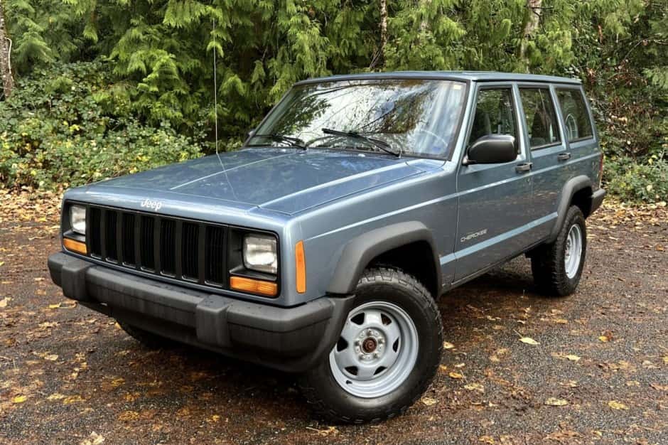 1998 Jeep XJ Cherokee sold for $20,230