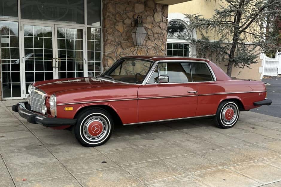 1976 Mercedes-Benz W114 & W115 sold for $8,500