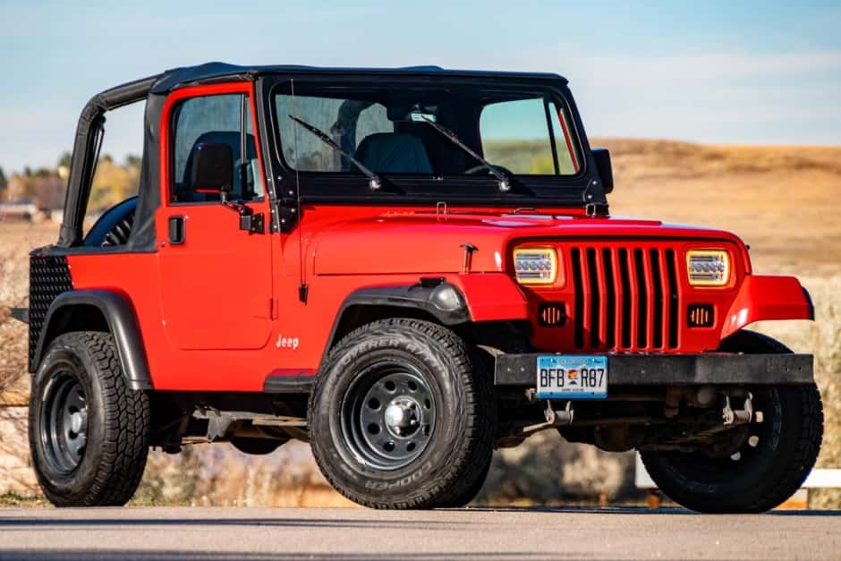 1993 Jeep Wrangler YJ (1987-1995) sold for $5,100