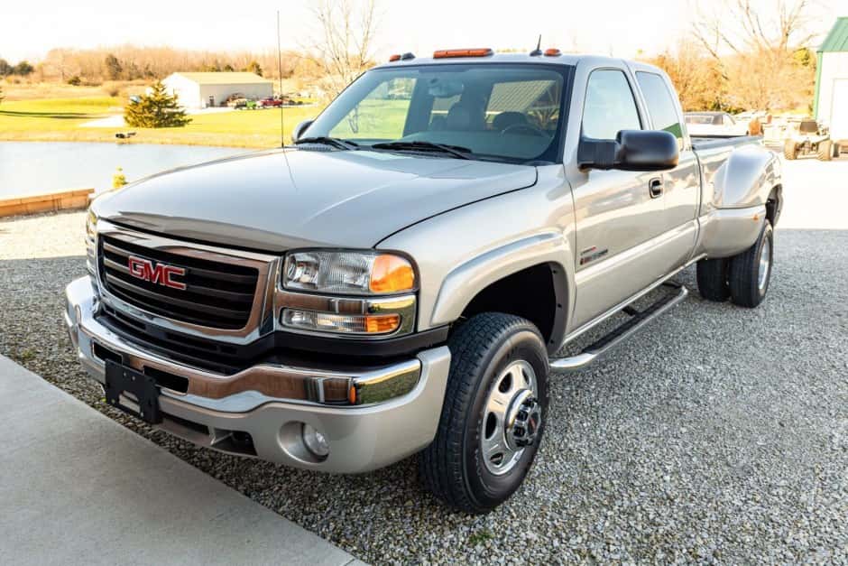2004 GMC Sierra HD (GMT800 2000-2007) sold for $49,250