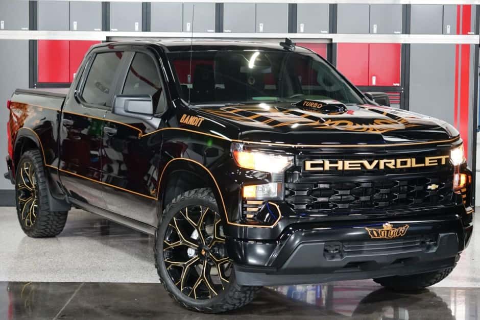 2023 Chevrolet Silverado T1XX (2019+) sold for $33,500