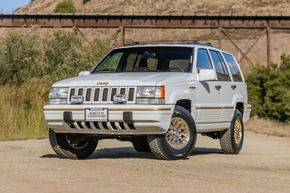 1994 Jeep ZJ Grand Cherokee sold for $11,000