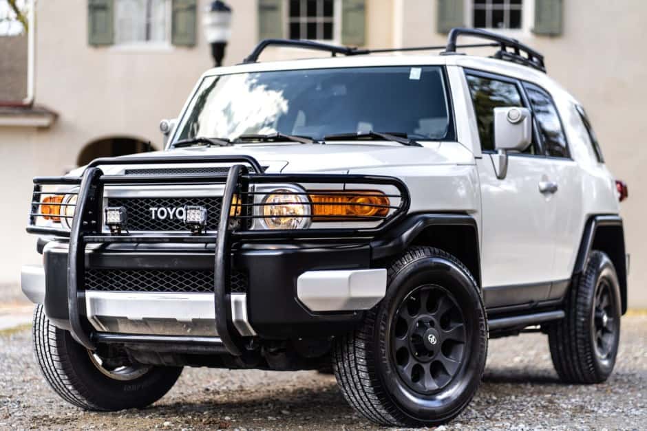 2012 Toyota FJ Cruiser sold for $26,500