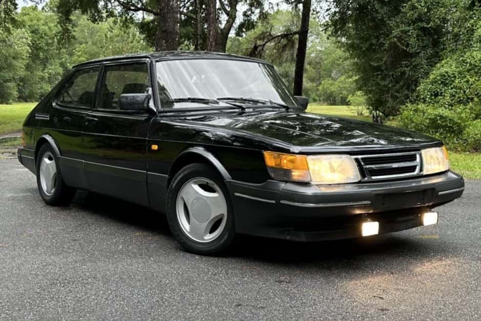 1991 Saab 900 sold for $14,000