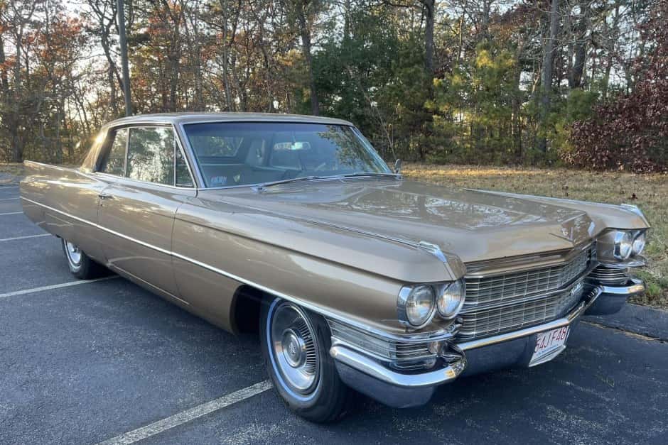 1963 Cadillac Series 62 sold for $9,700