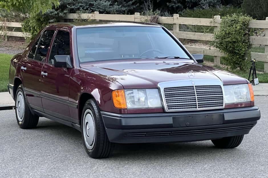 1987 Mercedes-Benz W124 E-Class sold for $13,500