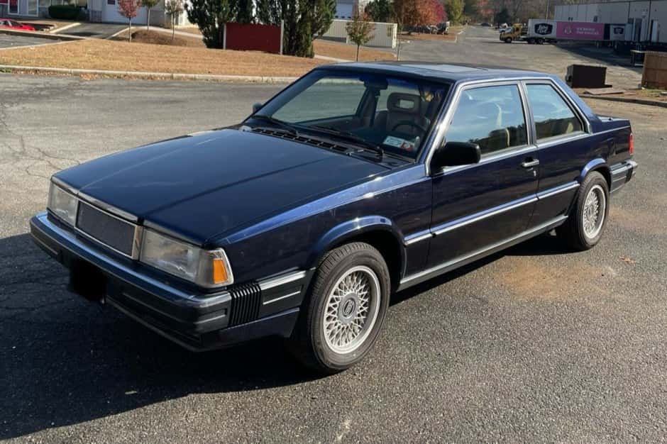 1989 Volvo 700-Series sold for $6,600