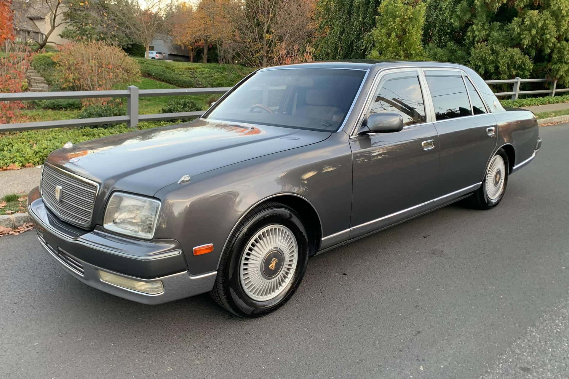 1998 Toyota Century sold for $16,198