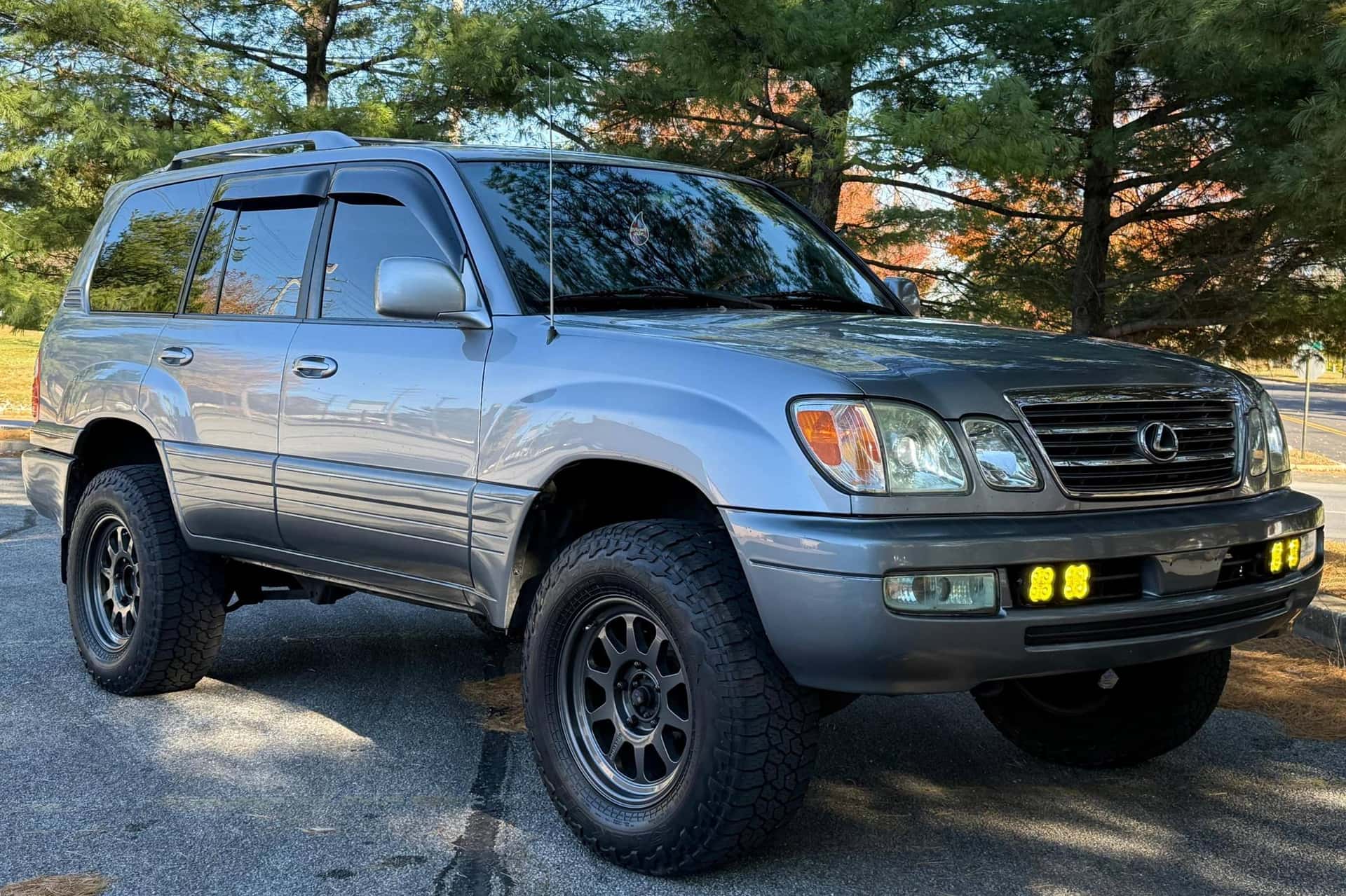 2003 Lexus LX sold for $16,500