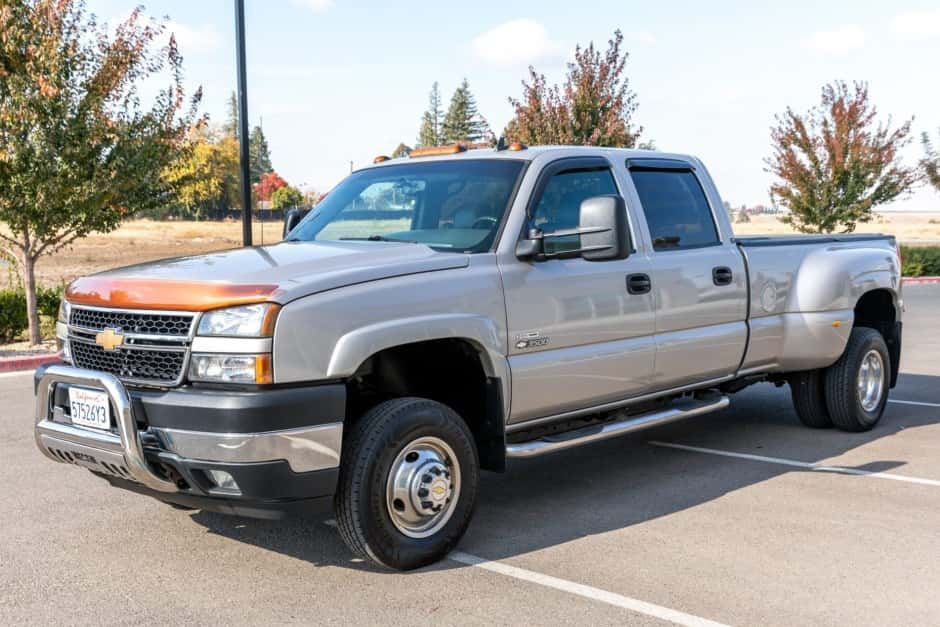 2006 Chevrolet Silverado GMT800 Heavy Duty (2000-2007) sold for $28,500