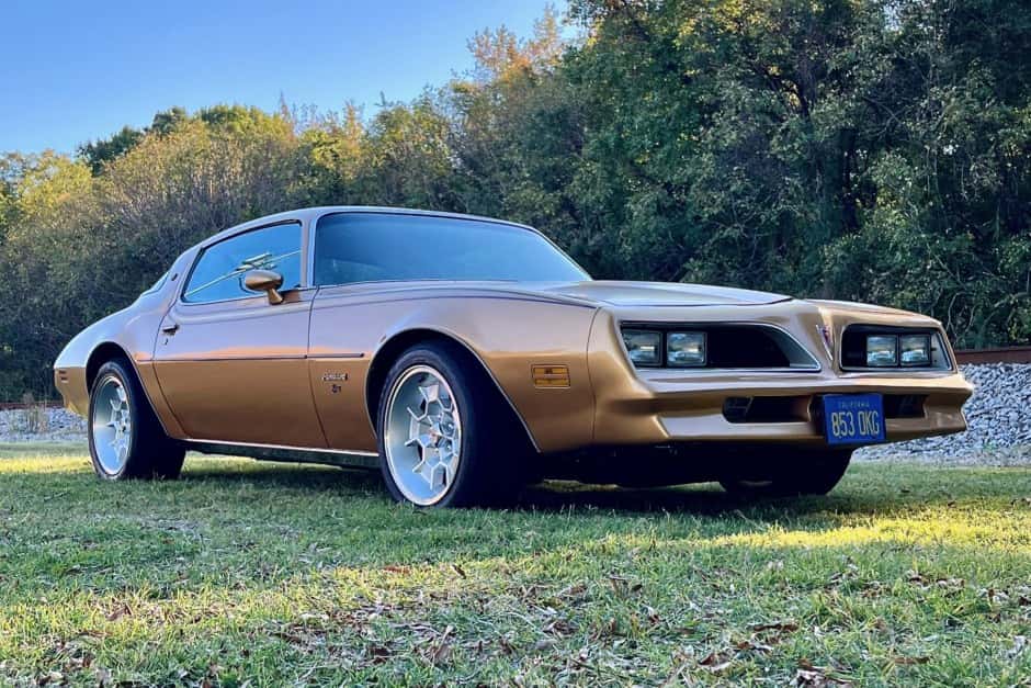 1978 Pontiac Firebird (1970-1981) sold for $15,787
