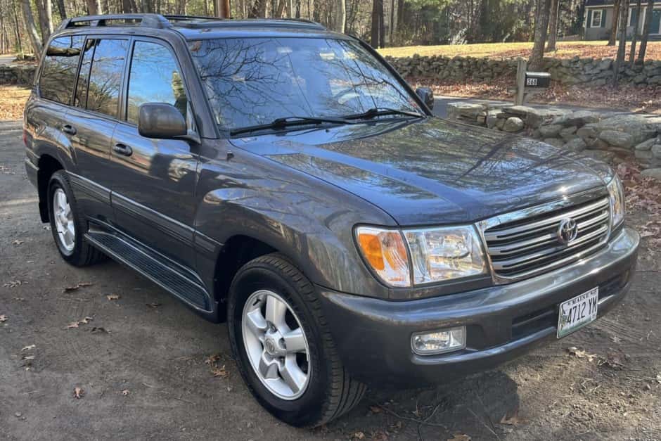 2005 Toyota Land Cruiser 100-Series sold for $32,750