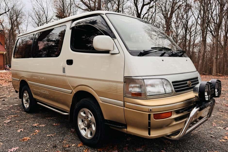 1995 Toyota HiAce sold for $13,250