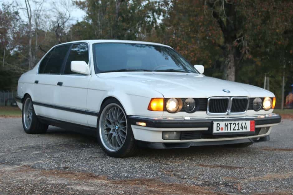1992 BMW E32 7-Series sold for $3,950