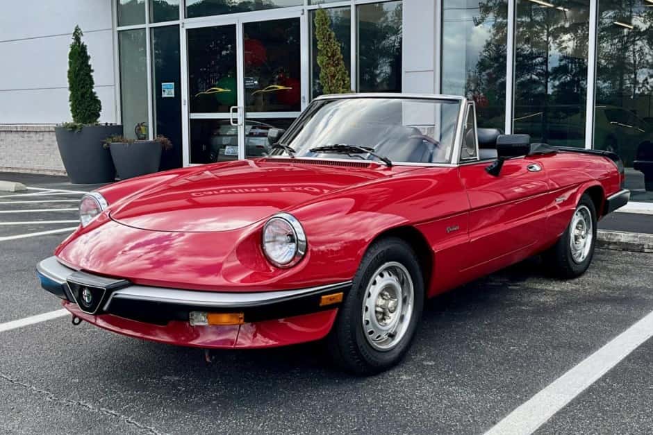 1986 Alfa Romeo 105/115 Spider Series 3 sold for $11,500